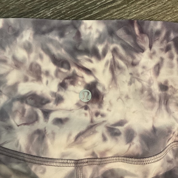 Lululemon align crop 21” in Diamond Dye Pink Bliss Graphite Purple size 2 - Picture 4 of 5